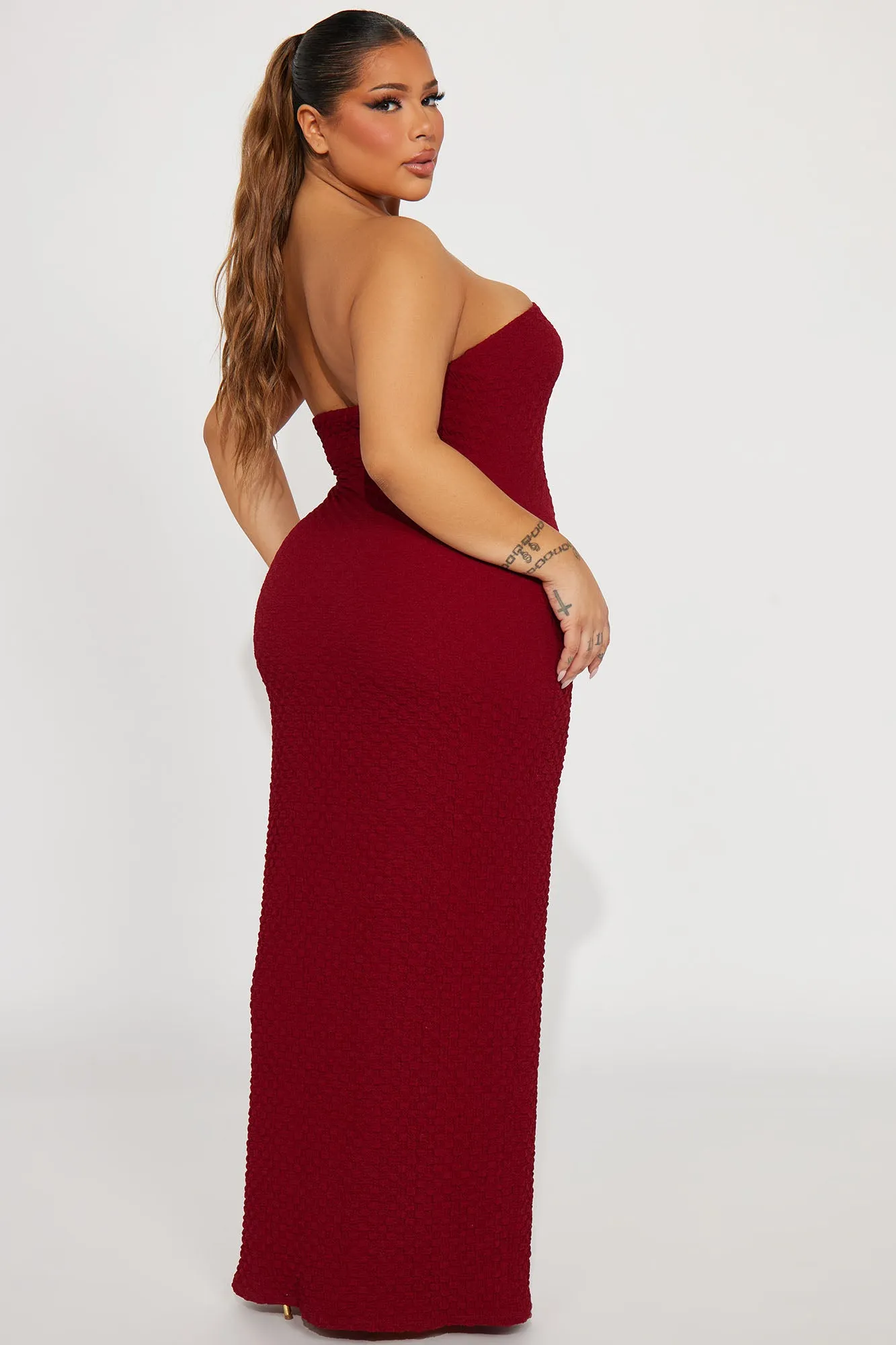 Allison Textured Maxi Dress - Red