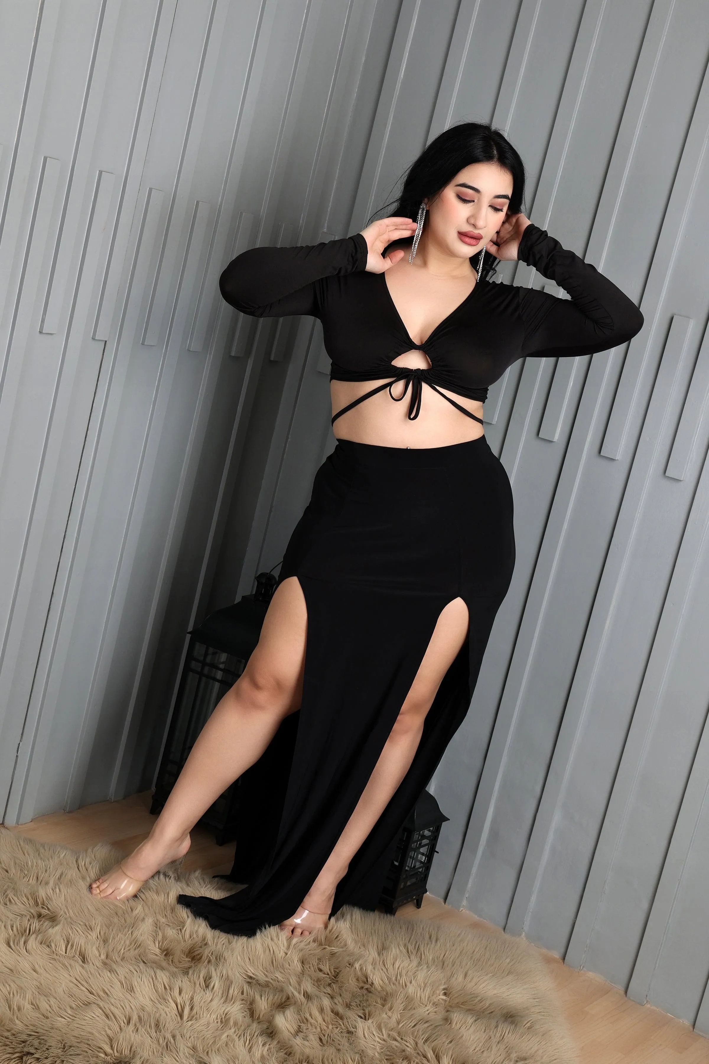 Black Solid Cutout Set with Slits