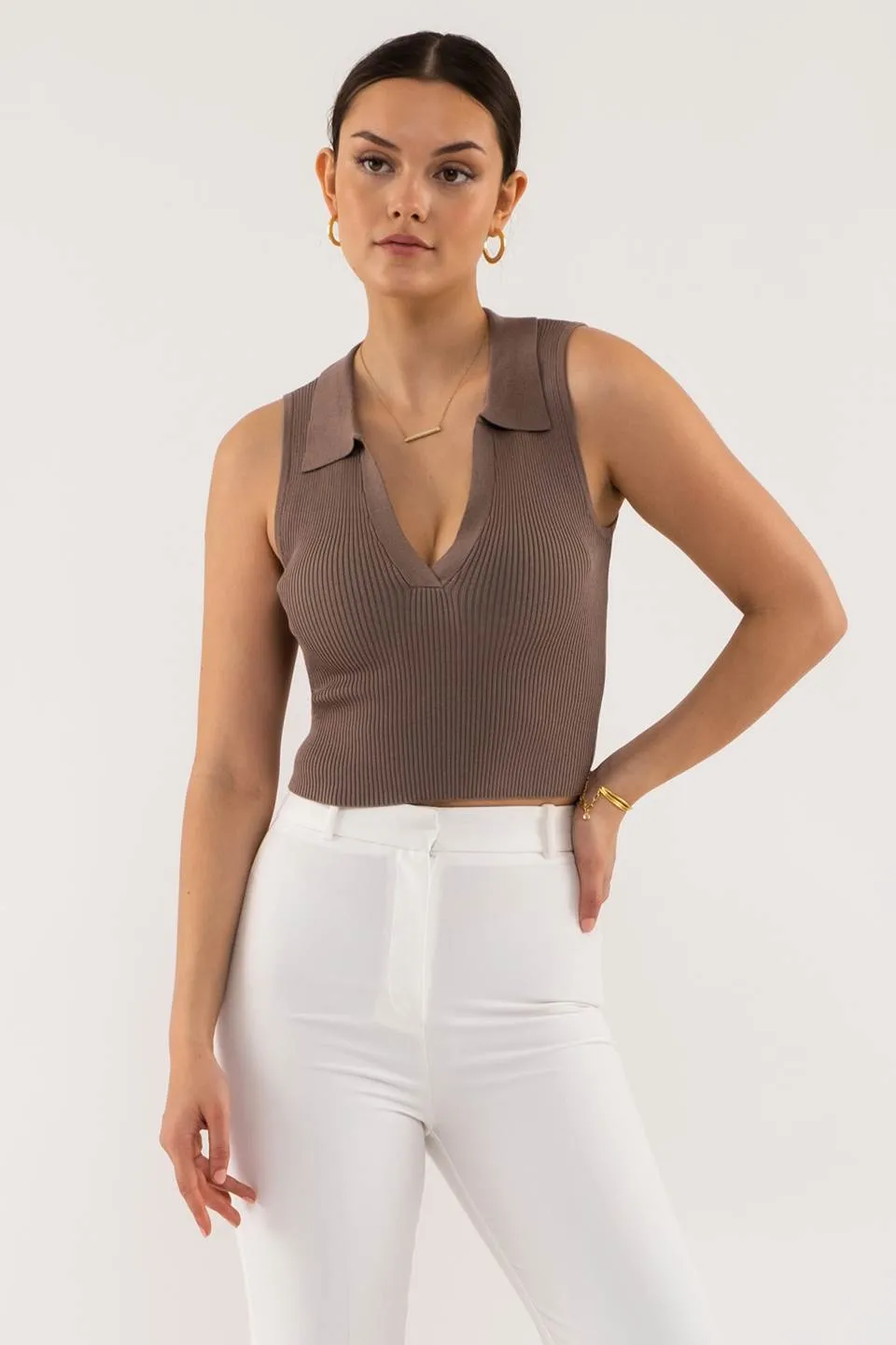 COLLARED SLEEVELESS SWEATER KNIT CROP TOP