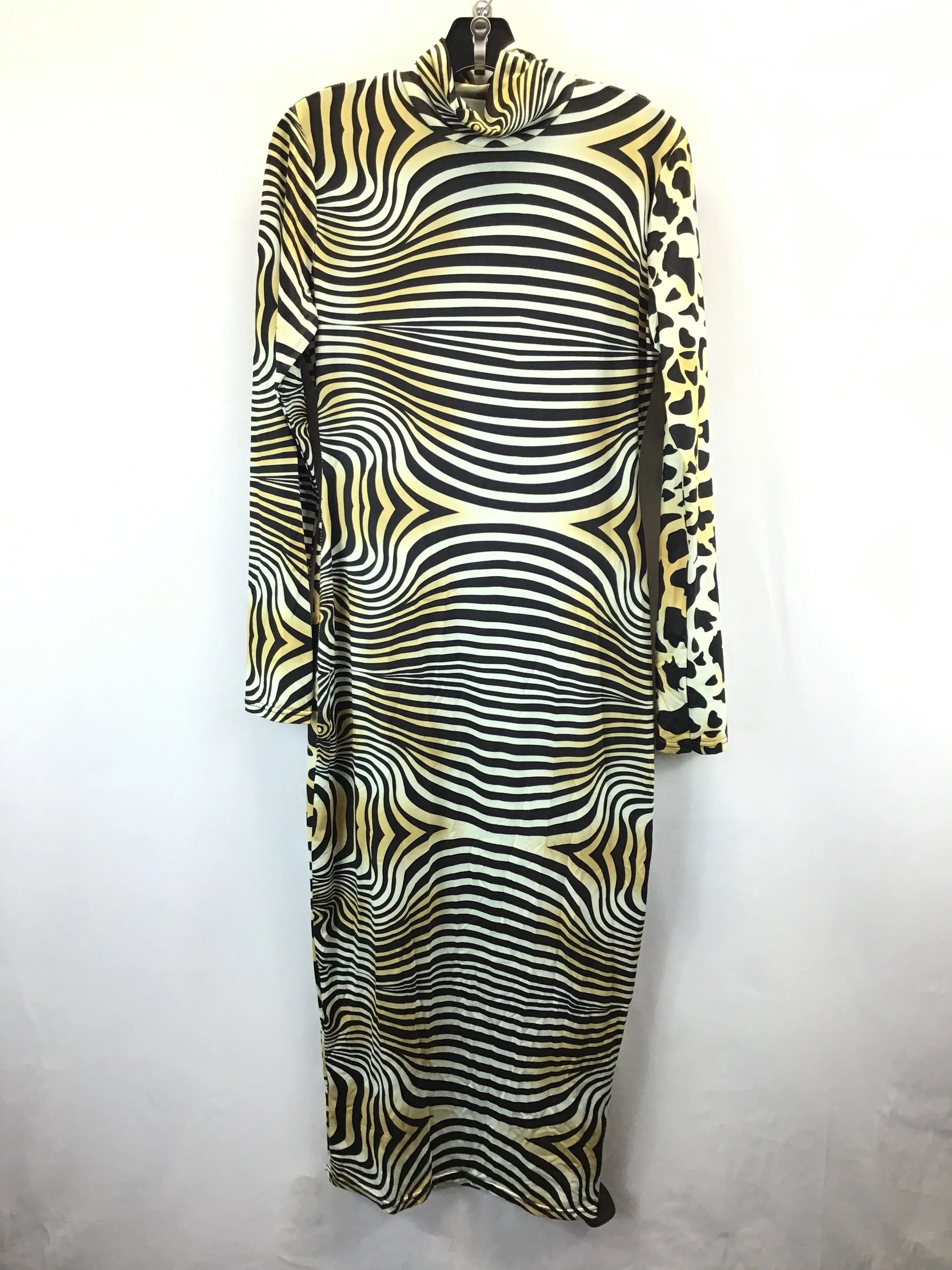 Dress Casual Maxi By Clothes Mentor In Animal Print, Size: L