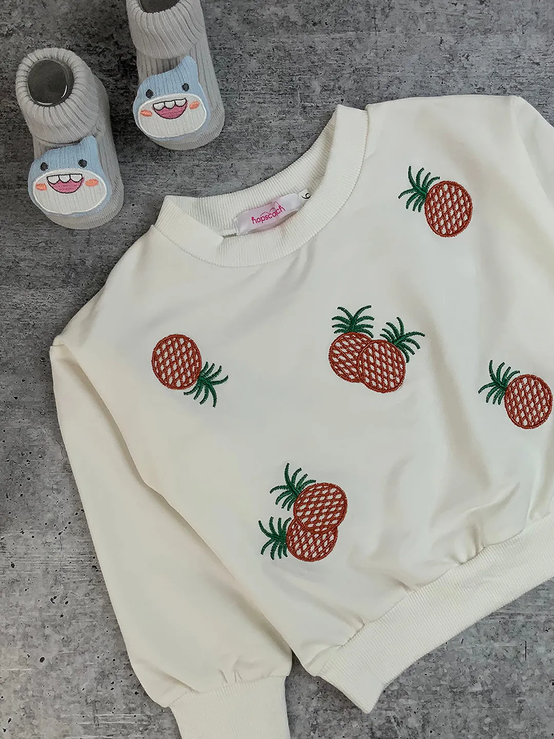 Little Surprise Box 2pcs White Pineapple Sweatshirt Skirt Winterwear set for Girls