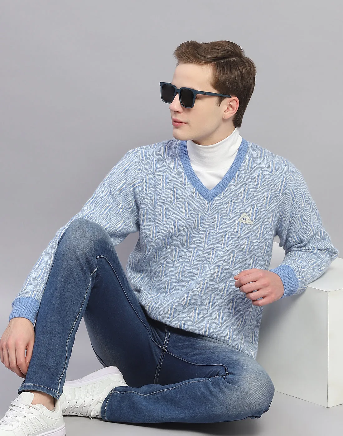 Men Blue Solid V Neck Full Sleeve Pullover