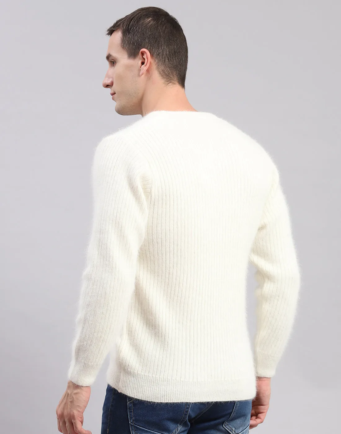 Men Off White Solid V Neck Full Sleeve Sweaters/Pullovers