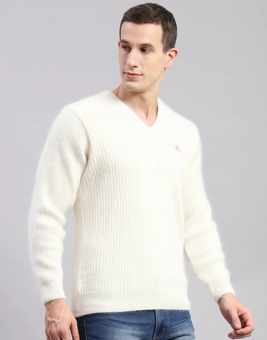 Men Off White Solid V Neck Full Sleeve Sweaters/Pullovers