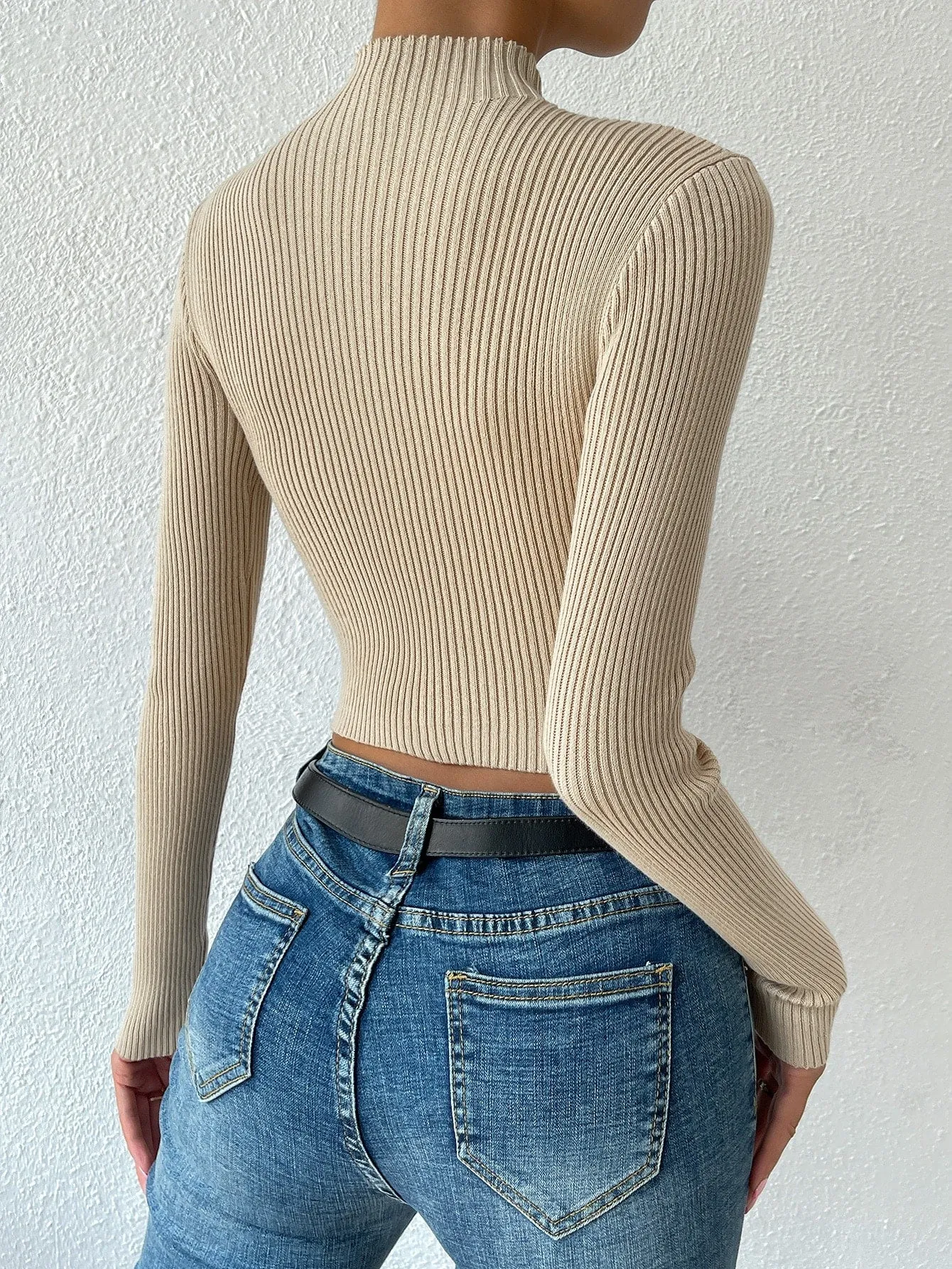 SHEIN Priv̩ Mock Neck Cable Knit Crop Sweater