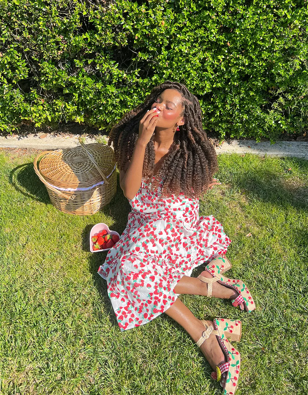 STRAWBERRY PRINT MAXI DRESS WHITE